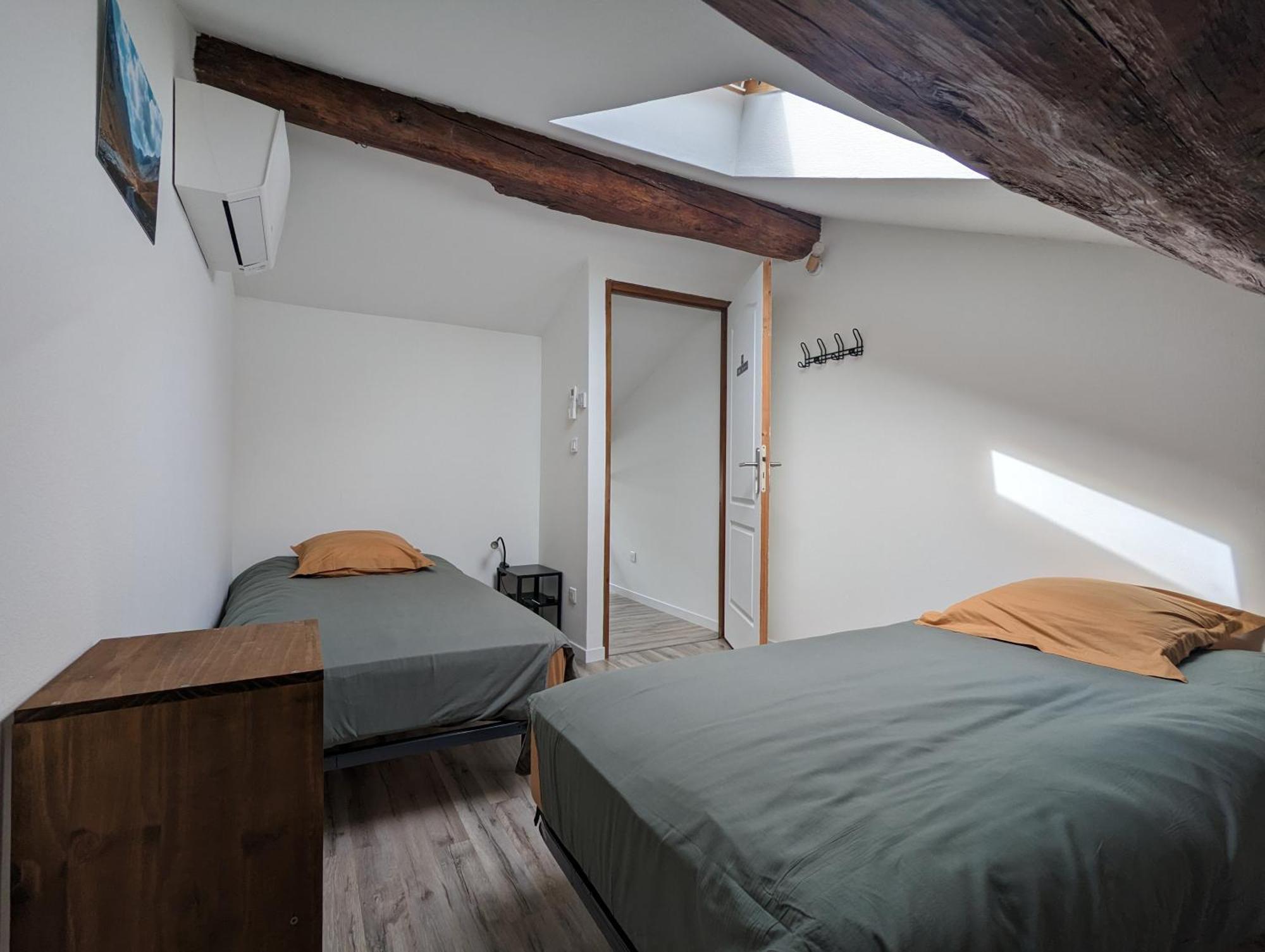 Le Cinoche, Cocon Sous Les Toits Apartment Pont-de-Vaux Exterior photo